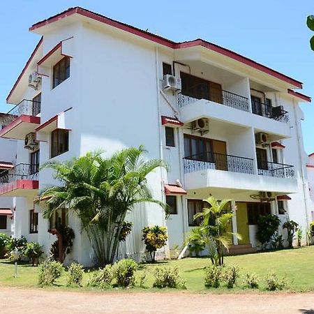 M N Resorts Baga Exterior photo